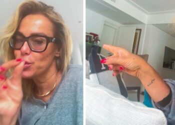 Sonia Bruganelli mostra la porta in salone che collega il suo appartamento a quello dell’ex marito Bonolis: guarda