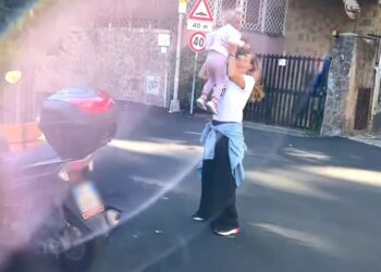 Barbara D'Urso in attesa di diventare nonna bis si gode la prima nipotina