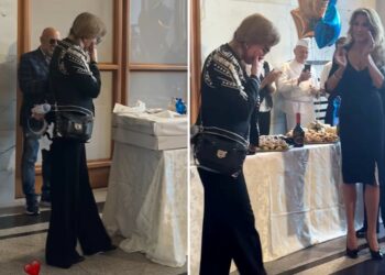Milly Carlucci si commuove alla festa di compleanno a sorpresa per i suoi 70 anni negli studi di 'Ballando': guarda