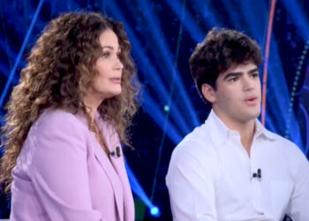 ''E' stato immobilizzato a letto 40 giorni'': Samantha De Grenet in tv col figlio, raccontano l'incidente subito dal ragazzo il mese scorso