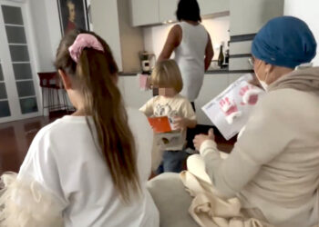 Eleonora Giorgi riappare sul social nel giorno della Festa dei Nonni: resiste alle terapie e gioca col nipotino e la figlia di Clizia