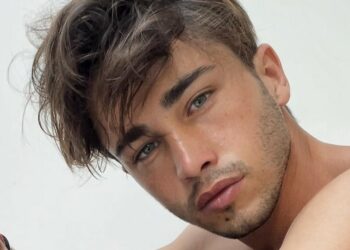 ''Ero caduto in depressione, stavo male male'': il cantante ex di 'Amici' Riki rivela per la prima volta perché era sparito