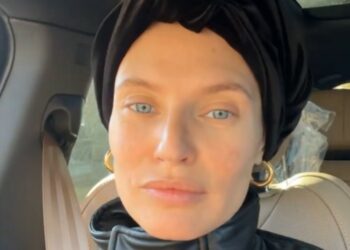 Bianca Balti dopo essersi rasata si mostra con il turbante