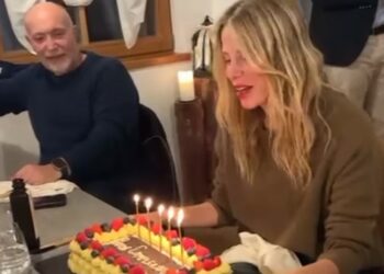 Alessia Marcuzzi festeggia 52 anni in Trentino con lo staff