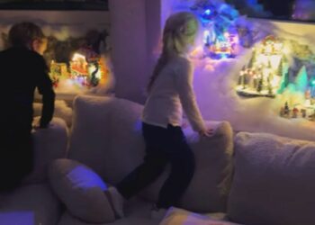 Chiara Ferragni ha già fatto allestire un villaggio di natale nella casa di Milano