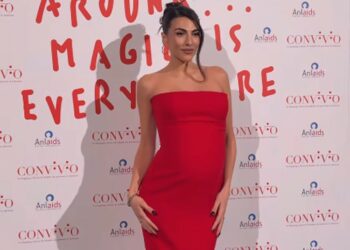 Giulia Salemi mondana con il pancione di otto mesi