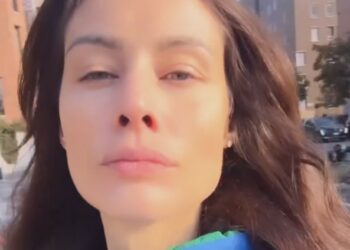 ''Il trucco fa invecchiare la pelle, ho sbagliato a metterlo per anni'': Marica Pellegrinelli spiega perché oggi va in giro senza make-up