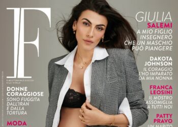 ''Vedo notti insonni e mesi complessi'': a poche settimane dal parto Giulia Salemi posa col pancione in copertina e racconta la gravidanza