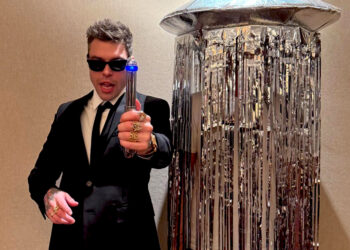 Fedez ricompare a New York per Halloween: ecco da cosa si è travestito, foto