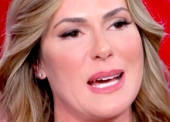 ''Abbiamo problemi'': l’ex velina Thais Wiggers rompe il silenzio sul padre di sua figlia Teo Mammucari, dialogo interrotto