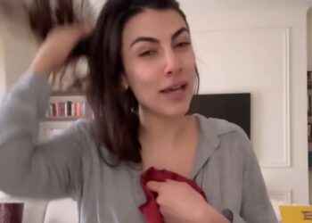 Giulia Salemi perde il latte materno durate il sonno