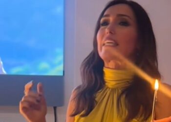 Caterina Balivo spegne le candeline e ringrazia i suoi amici