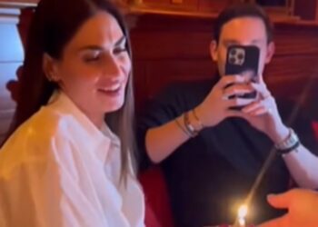Melissa Satta festeggia il compleanno con il fidanzato Carlo Beretta e gli amici a Milano