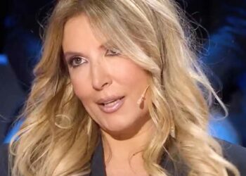 ''Gli ho detto: facciamo questo figlio'': Selvaggia Lucarelli rivela che il fidanzato più giovane Lorenzo le disse di no a una gravidanza