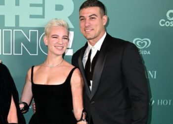 La campionessa paralimpica Bebe Vio per la prima volta in pubblico col suo fidanzato Gianmarco Viscio: guarda