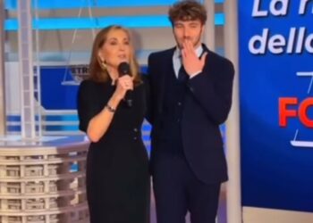 ''La vita ricomincia'': Paolo Ciavarro torna per la prima volta al lavoro in tv dopo la morte della mamma Eleonora Giorgi