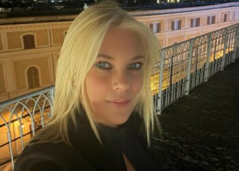 ''Di notte apro i libri e mi metto a studiare'': Eleonora Daniele sta prendendo una seconda laurea, ecco in cosa