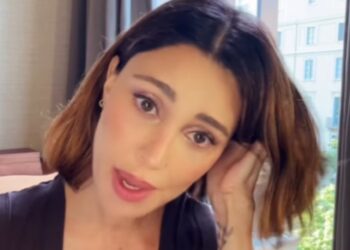 Belen annuncia che uno dei suoi nuovi prodotti sarà la maschera per le parti intime