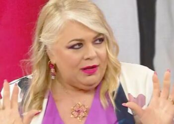 ''Dicono che sono uguale al divano della Balivo'': Rossella Erra parla degli insulti che le fanno male dopo l'annuncio dei 17 chili persi