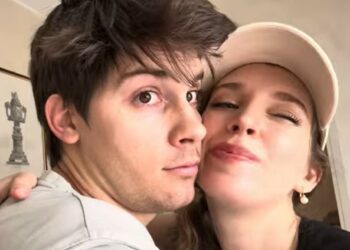 Lorenzo Tano, figlio di Rocco Siffredi, parte per l'Isola dei Famosi, la fidanzata Lucrezia Lando in lacrime: guarda