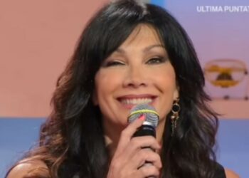 ''Sono entrata in punta di piedi'': Luisa Corna parla del rapporto coi due figli adolescenti del marito Stefano Giovino, che ha 15  anni meno di lei