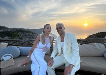 Chiara Nasti organizza un white party a Ibiza per i 30 anni del marito Mattia Zaccagni