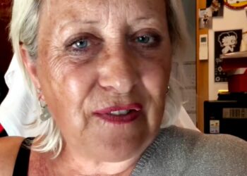 ''Sto ca… che sono morta!'’: Carolyn Smith sbotta dopo l’ennesima fake news sulla sua salute