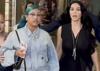 Kim Kardashian e la figlia North fanno shopping in centro a Milano prima di partecipare al Festival di Venezia: guarda