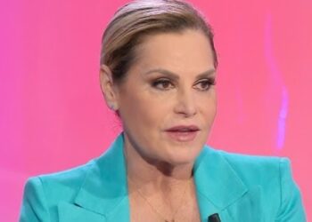 ''La paura diventa una gabbia, ti tiene prigioniera'': perché Simona Ventura ha aspettato 3 anni per denunciare lo stalker