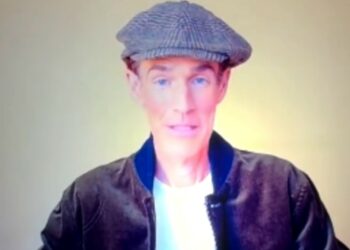 James Van Der Beek nel bel mezzo della lotta al cancro torna a farsi vedere in pubblico per la reunion di 'Dawson’s Creek', fan preoccupati