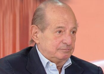 ''Pippo aveva detto di non passargli Katia'': Magalli si schiera nel botta e risposta tra la Ricciarelli e la segretaria di Baudo, rivela dettagli inediti