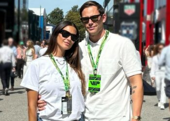 Melissa Satta e Carlo Beretta sempre insieme: nel bel mezzo dei gossip sulla presunta gravidanza dell'ex velina si fanno vedere al Gran Premio d'Italia, foto