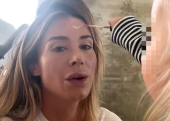 Diletta Leotta si fa truccare dalla figlia Aria