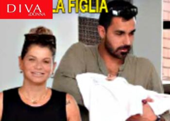 Alessandra Amoroso dopo il parto con la piccola Penelope: le prime foto della cantante mamma in giro col compagno Valerio