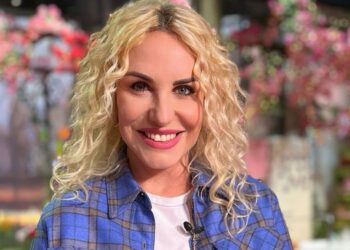 ''Quando parlano col padre di temi della loro famiglia, io mi allontano'': Antonella Clerici parla dei figli del compagno Vittorio e della sua famiglia allargata