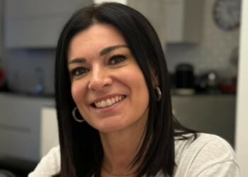 ''Con Pino Insegno non ci sentiamo più'': l'ex velina Roberta Lanfranchi rivela in che rapporti è oggi con il conduttore, padre di due dei suoi tre figli