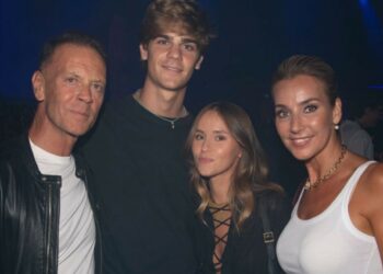 Rocco Siffredi e la moglie fanno serata col figlio Leonardo Tano e la sua fidanzata Giulia: guarda
