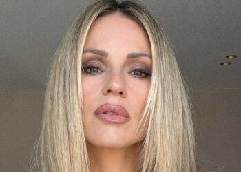 ''Oggi mi comporterei in modo diverso'': Michelle Hunziker svela il suo rimpianto, quello che non rifarebbe in amore