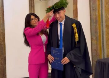 Il figlio di Carmen Di Pietro di è laureato alla Luiss di Roma