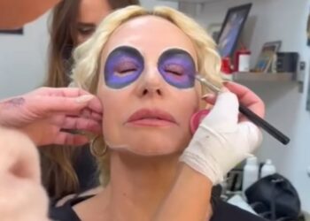 Antonella Clerici mostra la sua trasformazione per Halloween Antonella Clerici mostra la sua trasformazione per Halloween