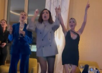 Caterina Balivo e Alessia Marcuzzi scatenate al karaoke