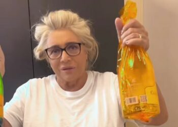 La sorpresa in camerino per i 75 anni di Mara Venier