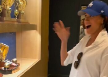 La serata romantica di Harry e Meghan allo stadio di Los Angeles