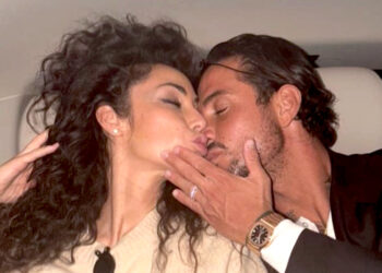 Raffaella Fico ufficializza il nuovo amore! Il bacio col calciatore più giovane e il gesto della figlia Pia Balotelli