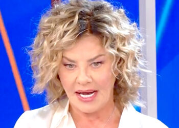 ''Sono rimasta un intero anno con un solo seno'': la confessione incredibile di Eva Grimaldi