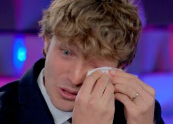 ''Sarà un compleanno diverso'': Paolo Ciavarro in lacrime in tv rivela tutto il dolore per la morte della madre Eleonora Giorgi