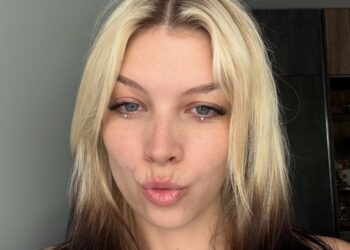 ''Stavo a letto tutto il giorno'': Mew, ex di Amici, svela ogni cosa del suo periodo buio e angosciante