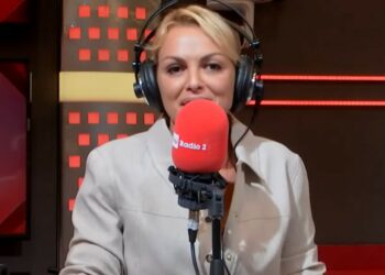 ''Spiavo il cellulare di Berlusconi''; Francesca Pascale lo confessa e rivela anche altro del rapporto con Silvio, le sue parole