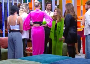 Dopo l'ennesimo confronto per gelosia con Domenico la compagna entra come concorrente al GF,  Benedetta esplode: ''Follia''