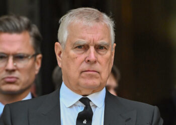 Re Carlo umilia il fratello Andrea: il secondogenito della Regina Elisabetta perde la casa e il titolo di Principe con cui è nato, ecco come si chiamerà da oggi